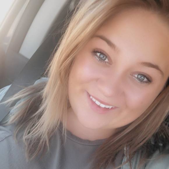 Meet your Posher, Cheyenne - Picture 1 of 1